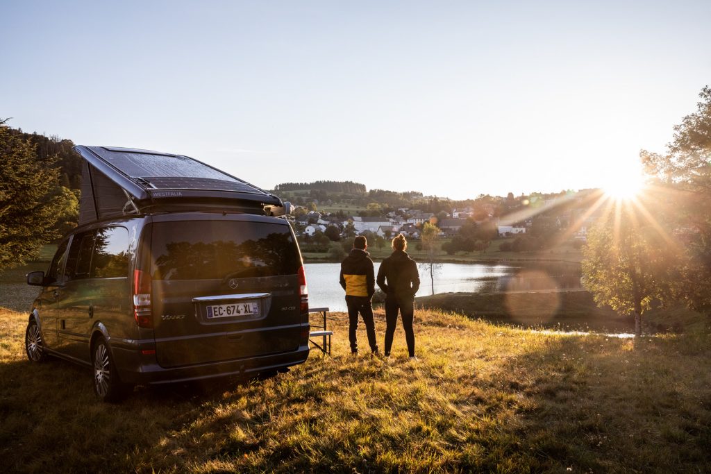 Aire de stationnement camping-car plan d'eau la tour d'Auvergne