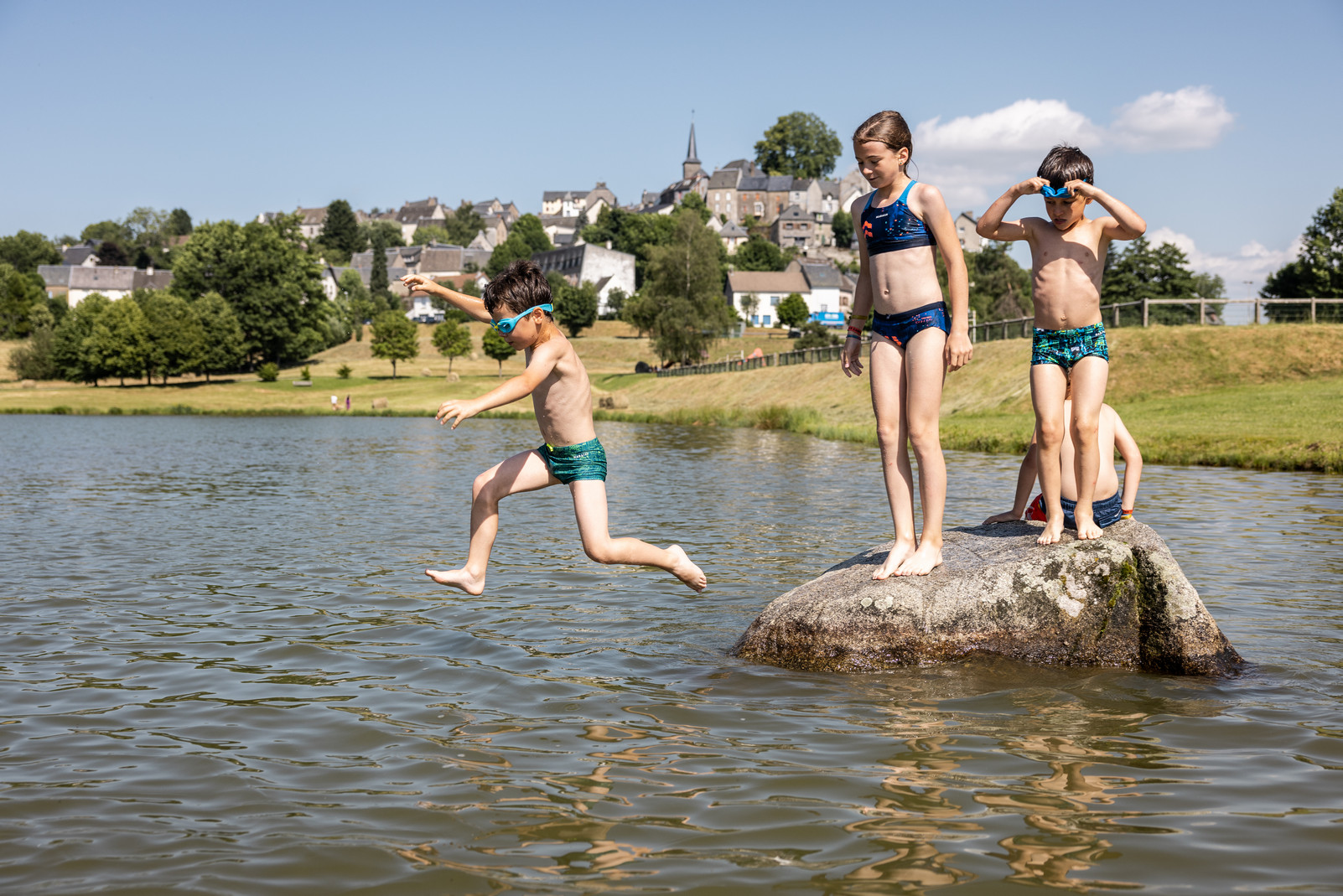 Spiele und Baden auvergne