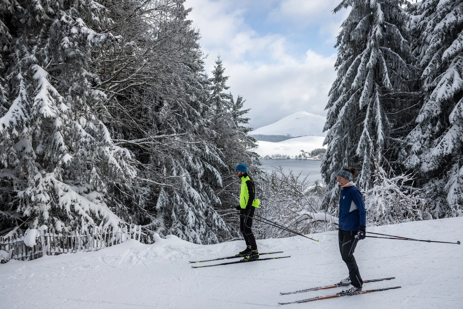 cross-country skiing guery