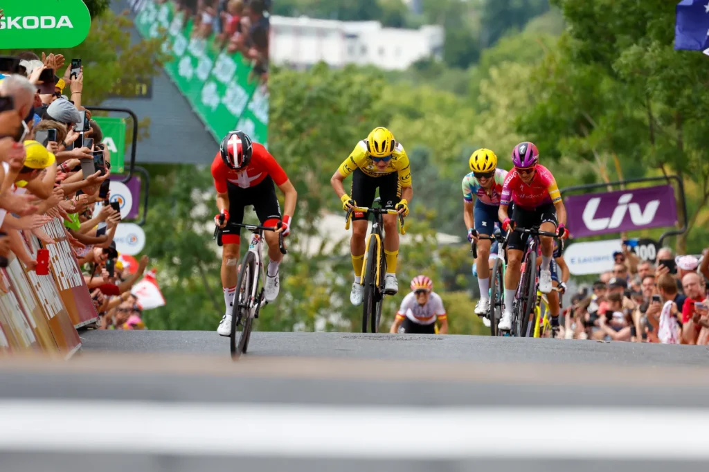 étape tour de france féminin