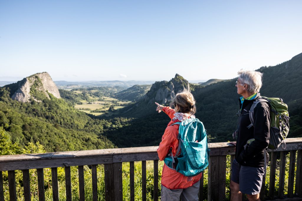 Zum Wandern geeignete Kleidung