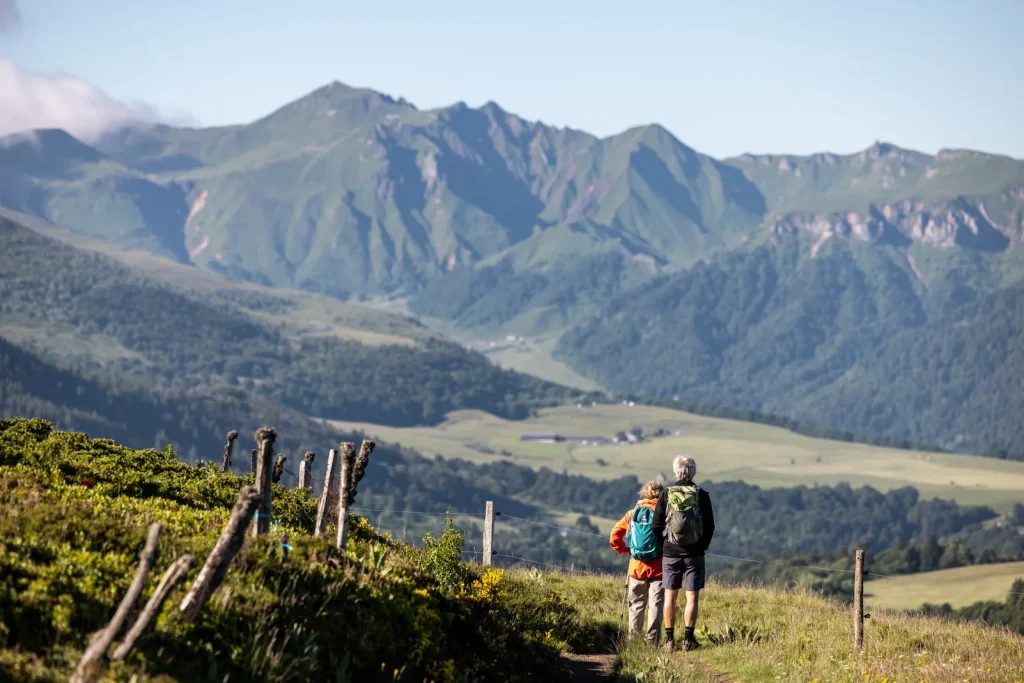 Vue sur le massif du Sancy depuis la randonnée "le plateau du Guéry", l'une de nos plus belles randonnées en AUevrgne