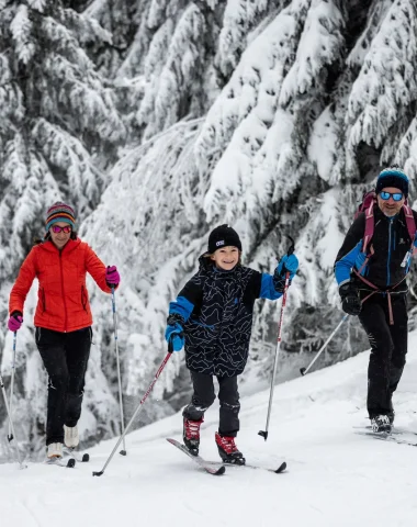 Schneeaktivitäten in der Auvergne