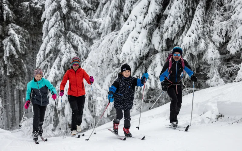 Schneeaktivitäten in der Auvergne