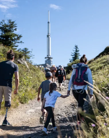 Aankomst op de top van Puy de Dôme via het muilezelpad