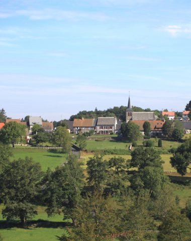 Gezicht op het dorp Cros