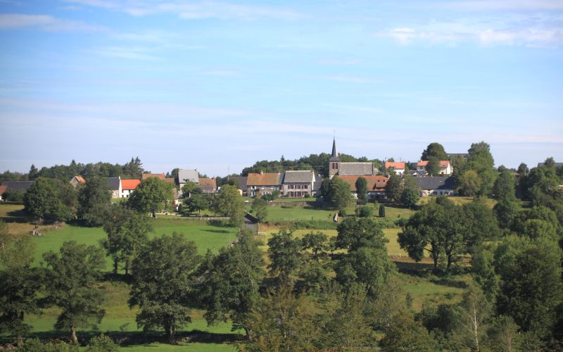 Gezicht op het dorp Cros