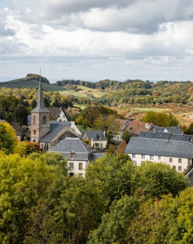 Es en Saint-Donat donde el macizo de Sancy se une a la meseta de Artense.