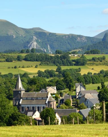 Vue sur le village de Perpezat