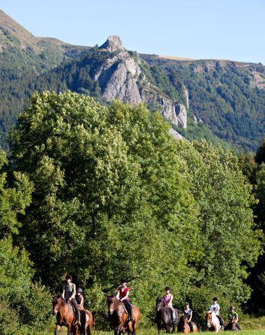 Equitation au pied des roches tuilière et sanadoire